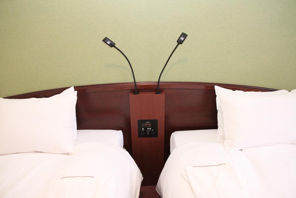 The B Kyoto Sanjo Hotell Eksteriør bilde